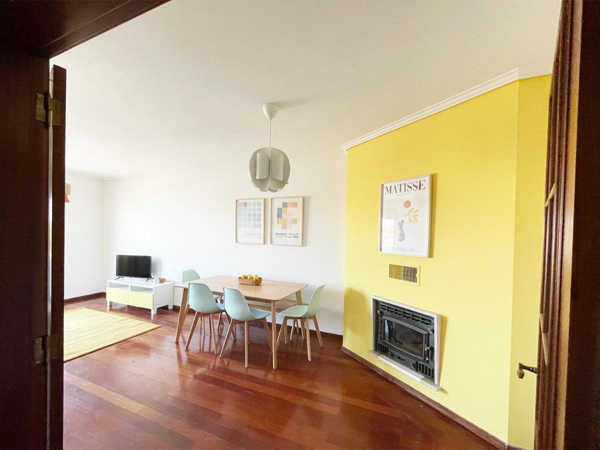 Yellow House Aveiro Smart Tv And Garage Bagian luar foto